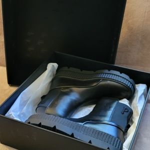 PUMA- Blk Chelsea sneaker boot wm 9